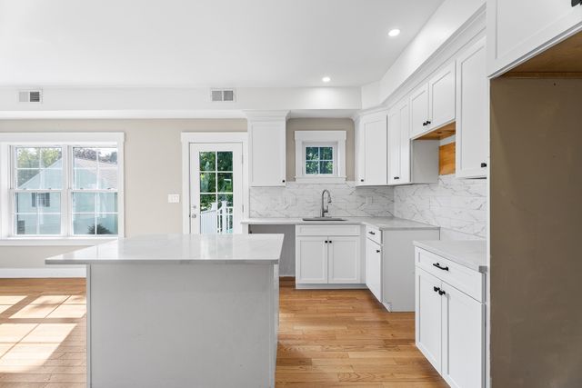 32 Valmor St, Worcester, MA 01604