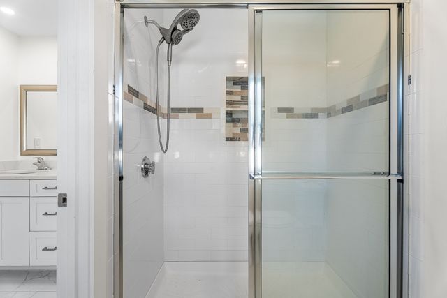 32 Valmor St, Worcester, MA 01604
