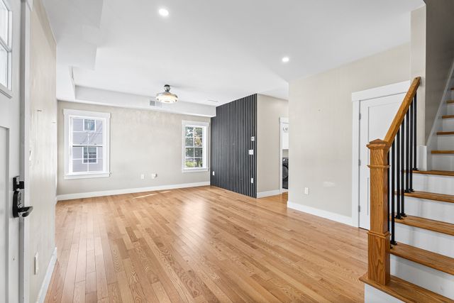 32 Valmor St, Worcester, MA 01604