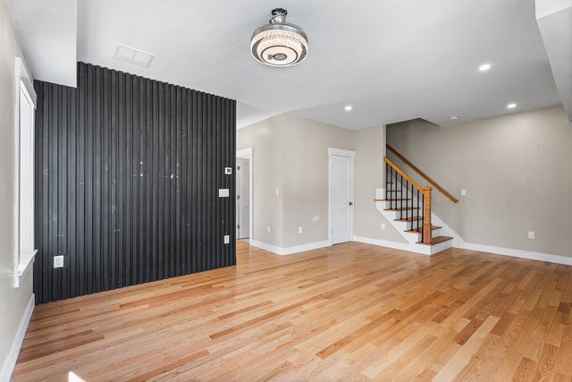 32 Valmor St, Worcester, MA 01604