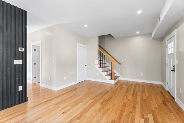 32 Valmor St, Worcester, MA 01604