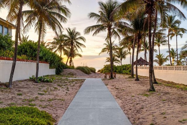 305 Briny Avenue 405, Pompano Beach, FL 33062