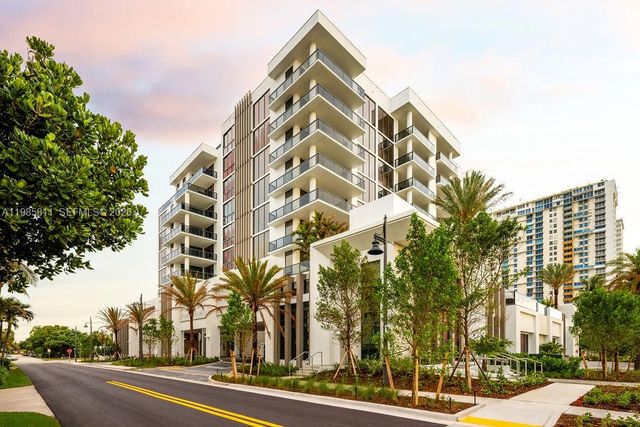 305 Briny Avenue 405, Pompano Beach, FL 33062