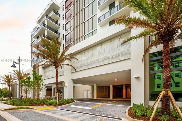305 Briny Avenue 405, Pompano Beach, FL 33062
