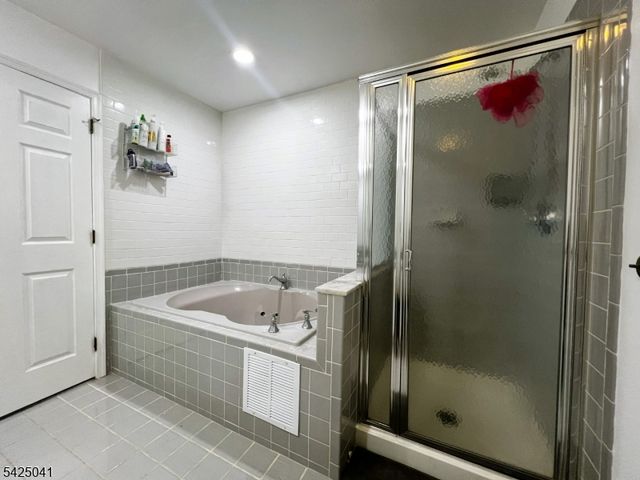 205 Crown Point Rd, Parsippany-troy Hills Twp., NJ 07054