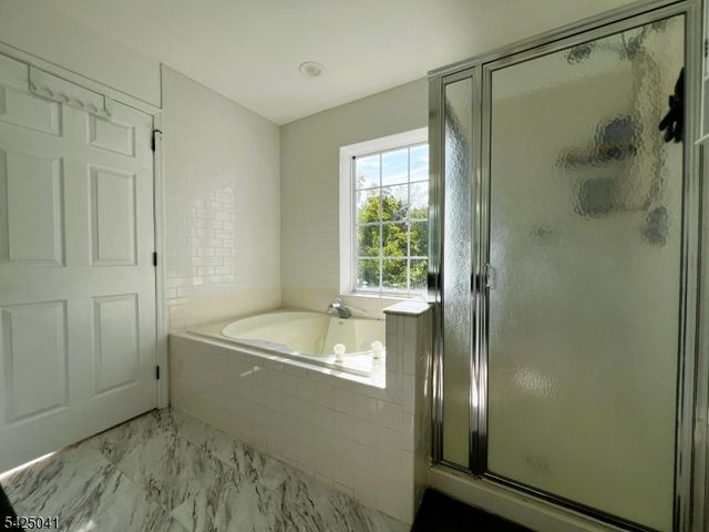 205 Crown Point Rd, Parsippany-troy Hills Twp., NJ 07054