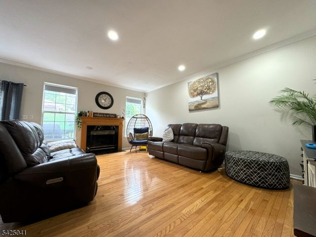 205 Crown Point Rd, Parsippany-troy Hills Twp., NJ 07054