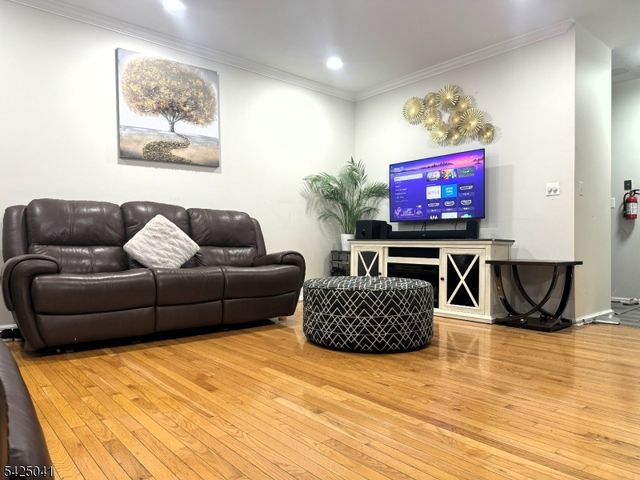 205 Crown Point Rd, Parsippany-troy Hills Twp., NJ 07054