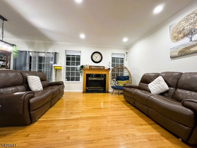 205 Crown Point Rd, Parsippany-troy Hills Twp., NJ 07054