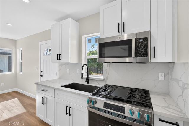 8953 Woodley ave, North Hills, CA 91343
