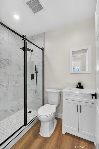 8953 Woodley ave, North Hills, CA 91343