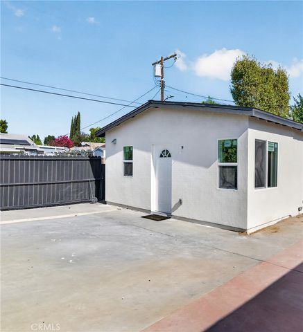 8953 Woodley ave, North Hills, CA 91343