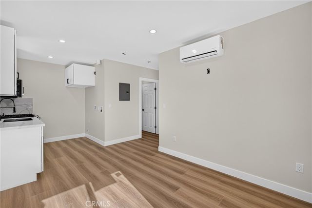 8953 Woodley ave, North Hills, CA 91343