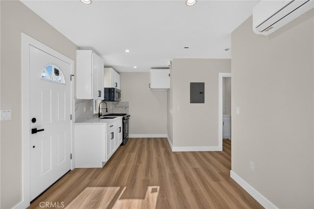 8953 Woodley ave, North Hills, CA 91343