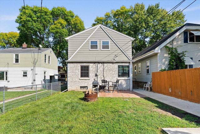 2173 S 61st STREET, West Allis, WI 53219