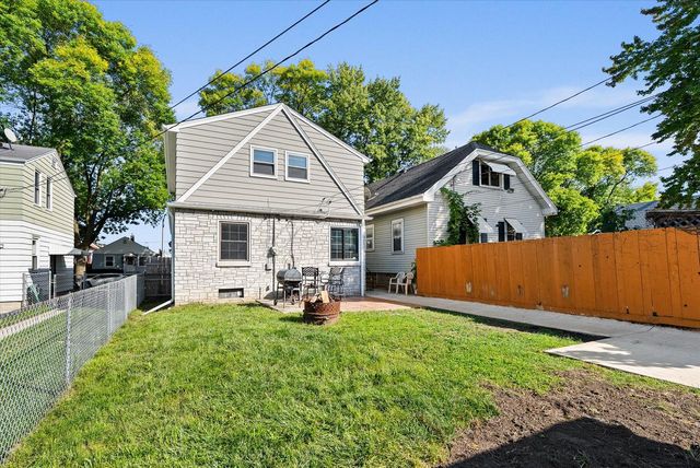 2173 S 61st STREET, West Allis, WI 53219