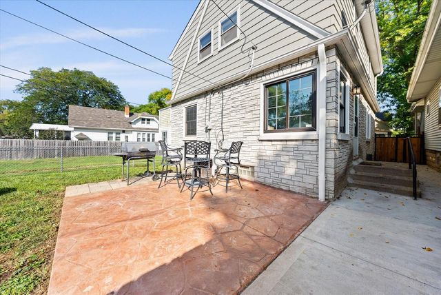 2173 S 61st STREET, West Allis, WI 53219