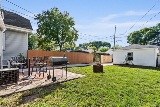 2173 S 61st STREET, West Allis, WI 53219