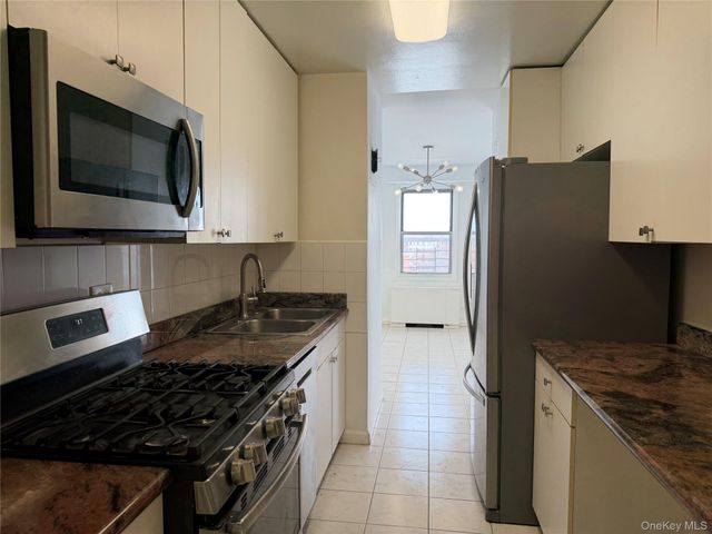 85-15 Main Street 12J, Briarwood, NY 11435