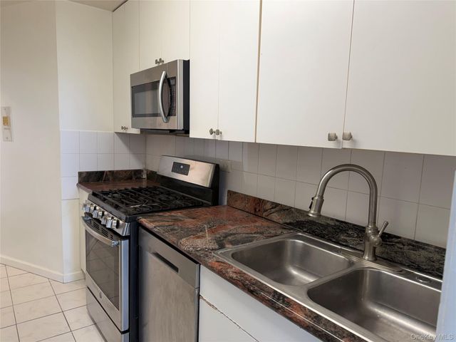 85-15 Main Street 12J, Briarwood, NY 11435