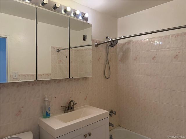 85-15 Main Street 12J, Briarwood, NY 11435