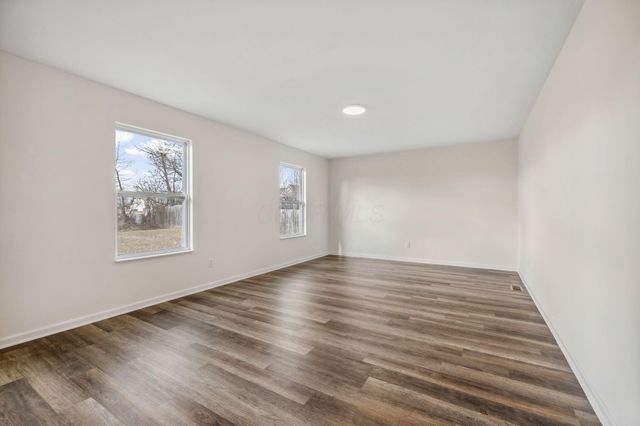 502 Heidish Drive, Commercial Point, OH 43116