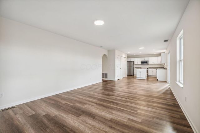 502 Heidish Drive, Commercial Point, OH 43116