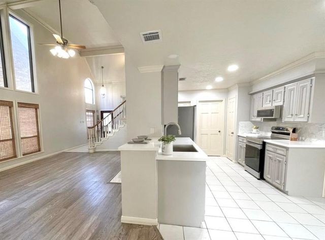 18226 Vinland Drive, Houston, TX 77058