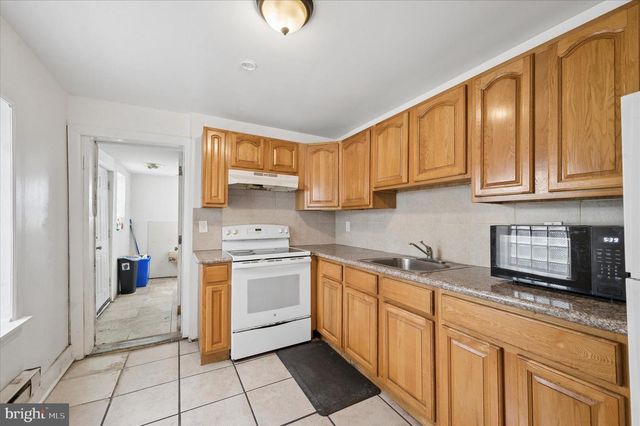 2038 N FRANKLIN ST, Philadelphia, PA 19122