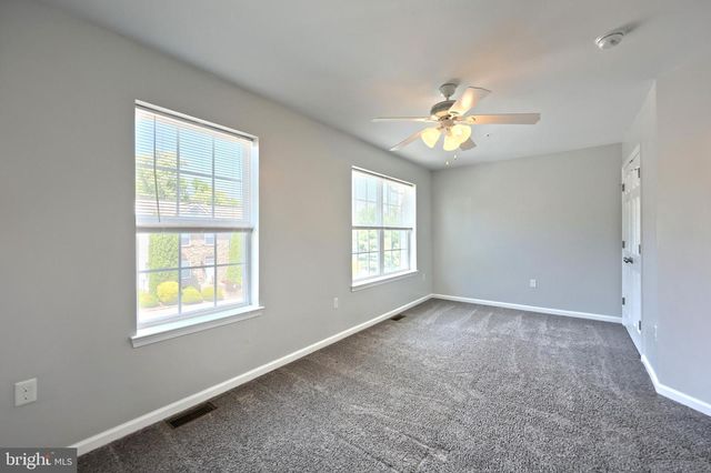 208 ROYAL DR, Manchester, PA 17345