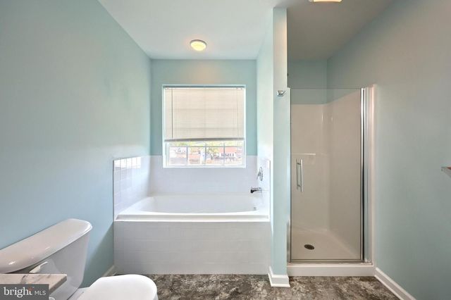 208 ROYAL DR, Manchester, PA 17345