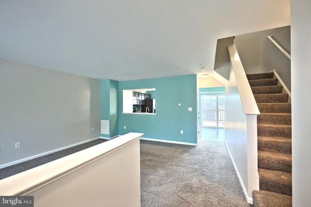 208 ROYAL DR, Manchester, PA 17345
