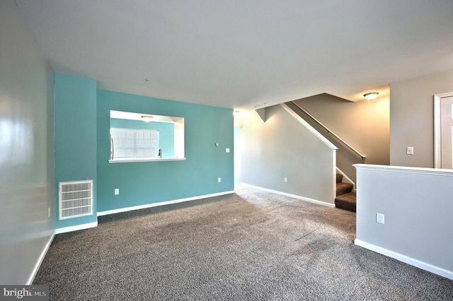 208 ROYAL DR, Manchester, PA 17345