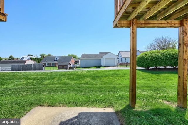 208 ROYAL DR, Manchester, PA 17345