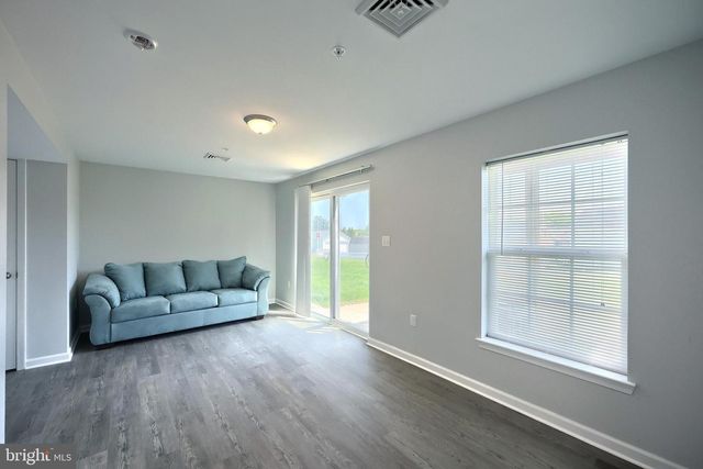 208 ROYAL DR, Manchester, PA 17345