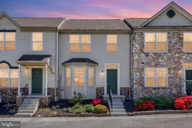 208 ROYAL DR, Manchester, PA 17345