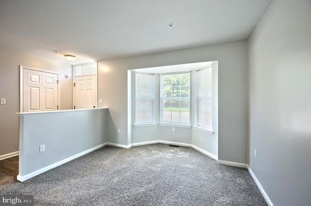 208 ROYAL DR, Manchester, PA 17345