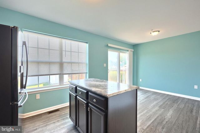 208 ROYAL DR, Manchester, PA 17345