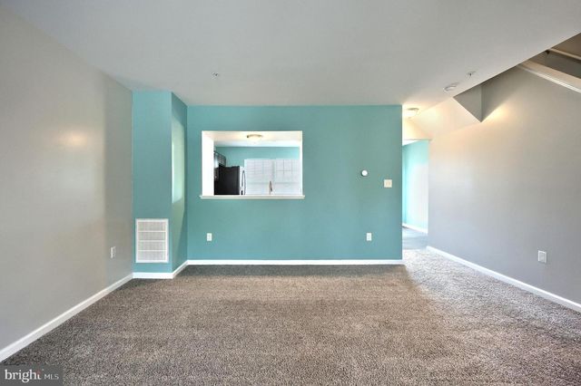 208 ROYAL DR, Manchester, PA 17345