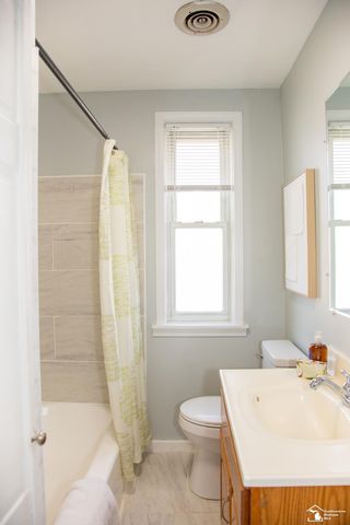 5323 Lathrop Street, Trenton, MI 48183