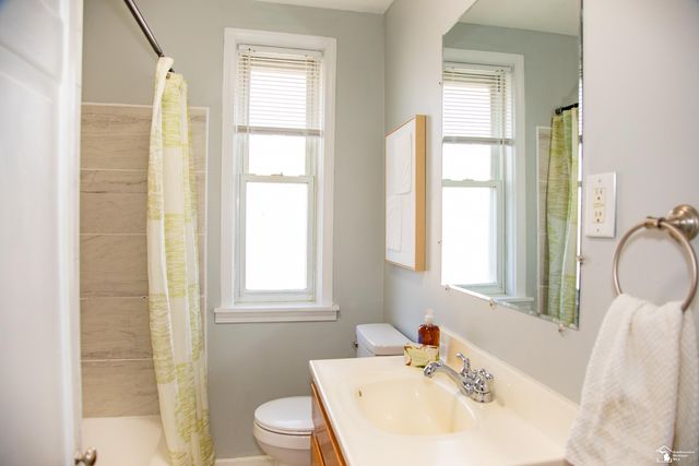 5323 Lathrop Street, Trenton, MI 48183