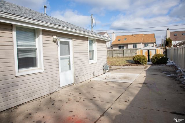 5323 Lathrop Street, Trenton, MI 48183