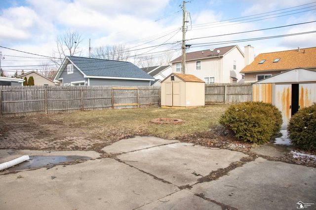 5323 Lathrop Street, Trenton, MI 48183