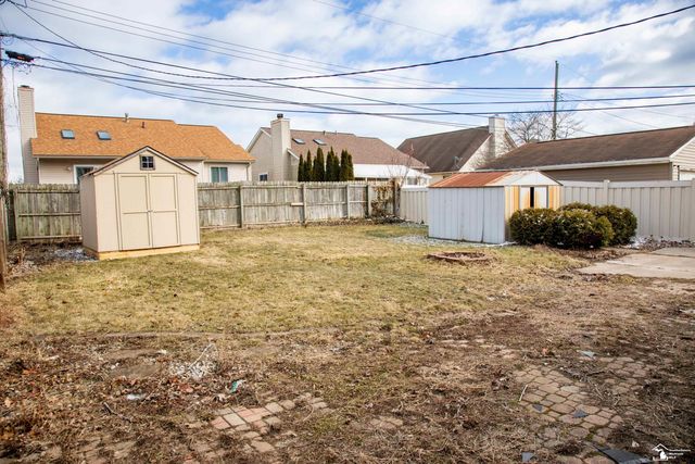 5323 Lathrop Street, Trenton, MI 48183