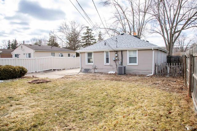 5323 Lathrop Street, Trenton, MI 48183