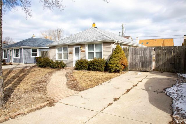 5323 Lathrop Street, Trenton, MI 48183