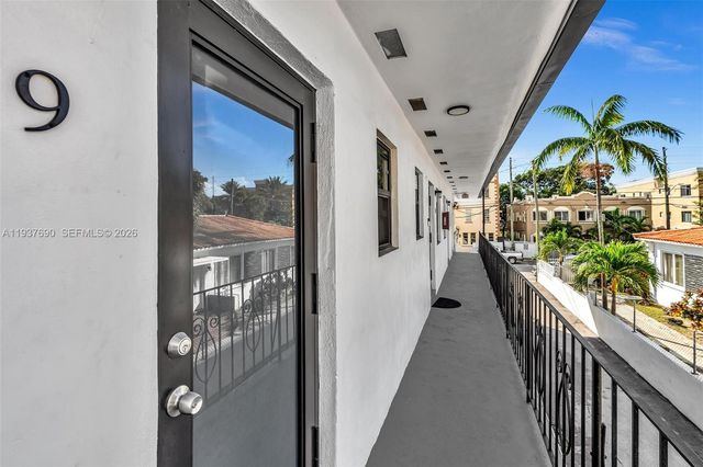 1027 SW 3rd St 5, Miami, FL 33130