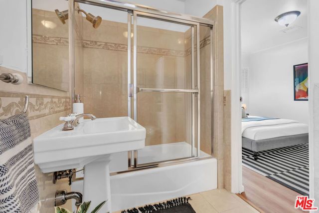 6122 W 6th Street, Los Angeles, CA 90048