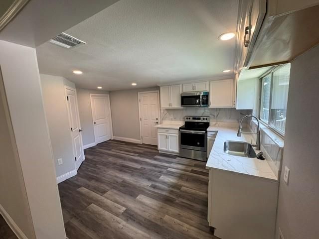 1607 W Houston Dr, La Marque, TX 77568