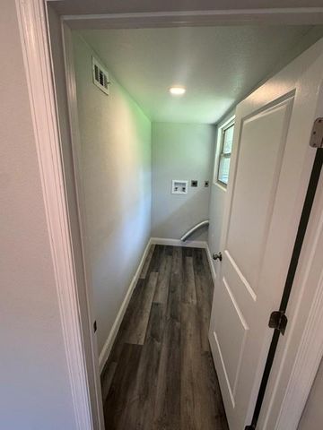 1607 W Houston Dr, La Marque, TX 77568